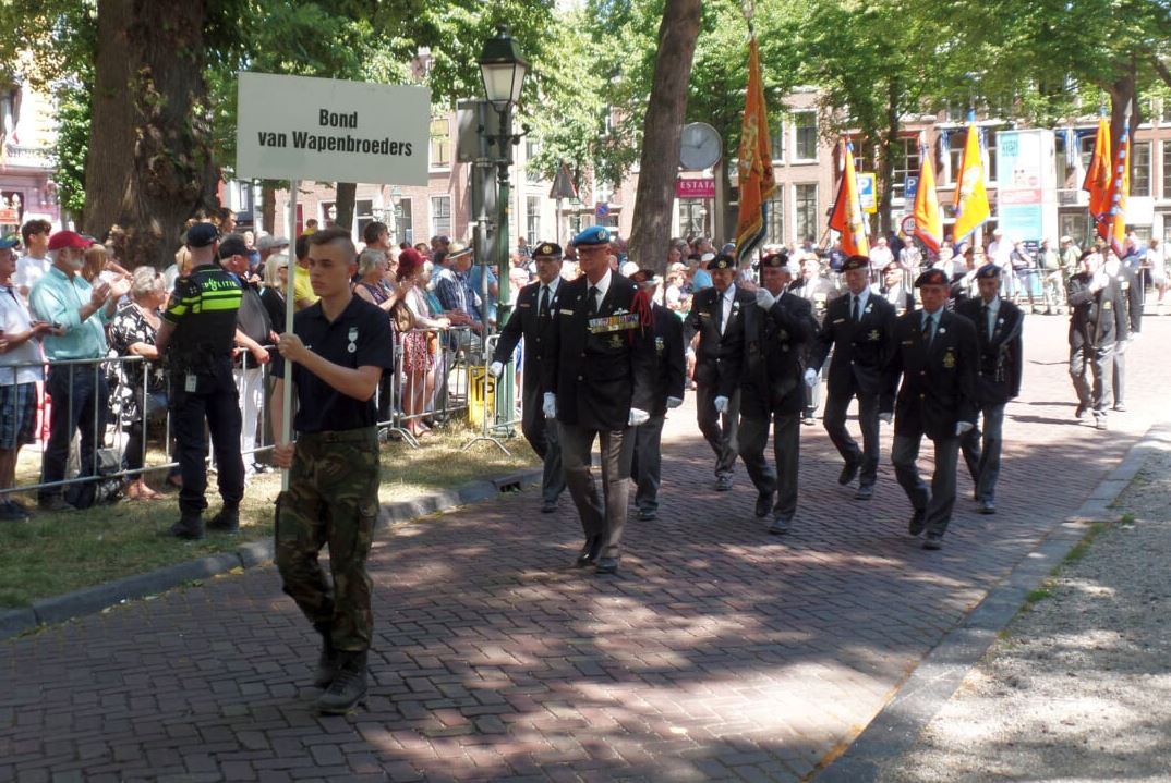 Wapenbroeders op de Nederlandse Veteranendag in den Haag
