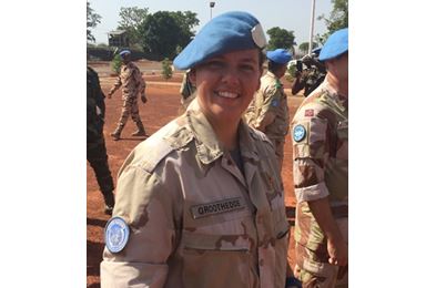Majoor Steffie Groothedde over haar uitzending naar Mali bij “Een veteraan vertelt”